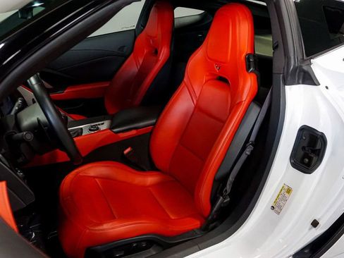 Used 2015 Chevrolet Corvette Z06 w/ Z07 Performance Package image 10