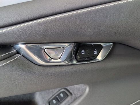 Used 2023 Chevrolet Corvette Z06 image 8