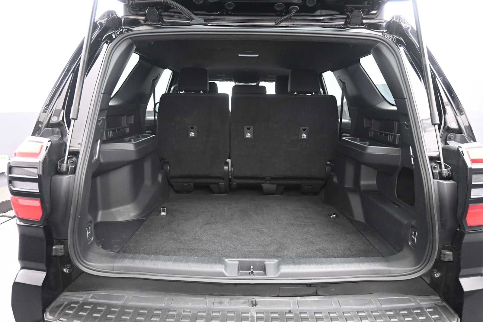 Used 2025 Toyota 4Runner SR5 AWD/4WD image 22
