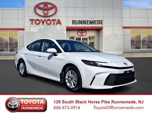 Certified 2025 Toyota Camry LE w/ Convenience Package image 1