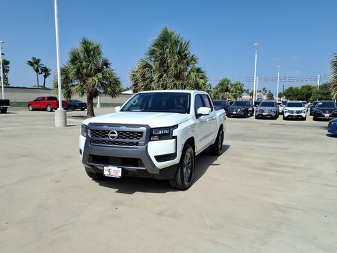 Used 2026 Nissan Frontier SV RWD image 1