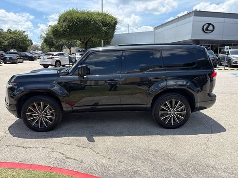 Used 2026 Lexus GX 550 w/ Cold Area Package AWD/4WD image 2