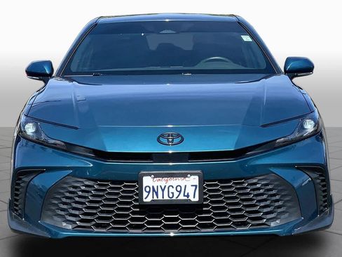 Used 2025 Toyota Camry SE FWD image 3
