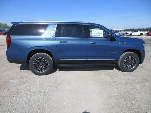 New 2026 GMC Yukon XL Elevation w/ Elevation Premium Package AWD/4WD image 3