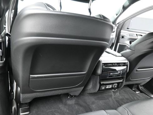 Used 2026 Jeep Grand Wagoneer Limited AWD/4WD image 28