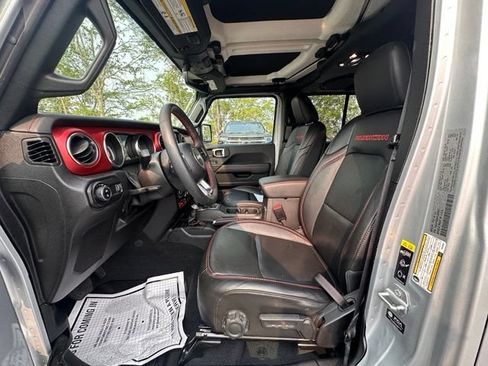 Used 2023 Jeep Gladiator Rubicon w/ Cold Weather Group AWD/4WD image 25