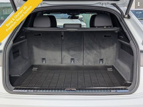 Used 2019 Audi Q8 Prestige w/ Towing Package image 17