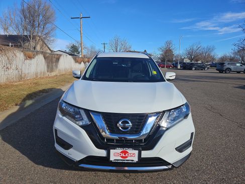 Used 2017 Nissan Rogue SV image 6