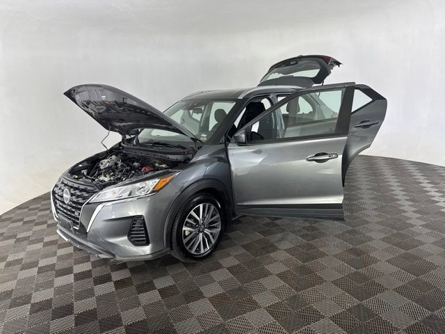 Used 2023 Nissan Kicks SV FWD image 10