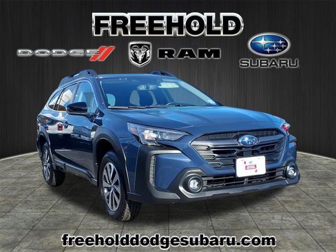 Certified 2025 Subaru Outback Premium image 1