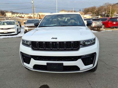 New 2026 Jeep Grand Cherokee Limited image 9