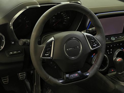 Used 2018 Chevrolet Camaro ZL1 image 18