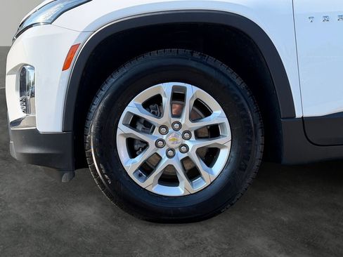 Used 2022 Chevrolet Traverse LS AWD/4WD image 4