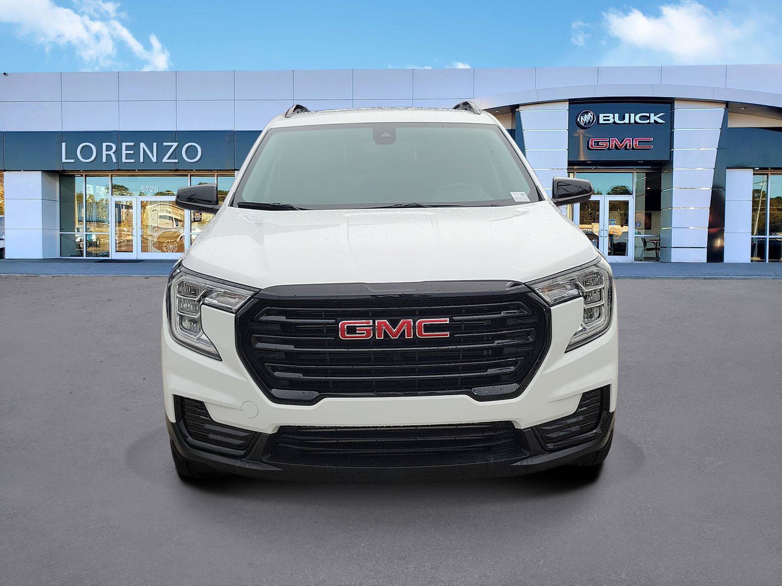 Used 2024 GMC Terrain SLE w/ Driver Convenience Package FWD image 2