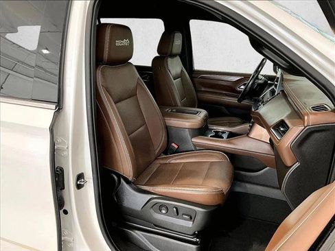 Used 2021 Chevrolet Suburban High Country RWD image 9