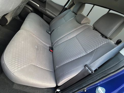 Used 2022 Toyota Tacoma SR5 w/ Technology Package image 33