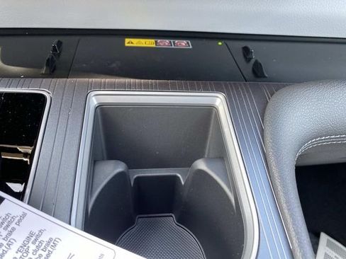 New 2026 Toyota Sienna XLE FWD image 11