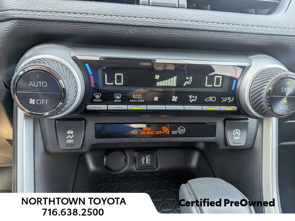 Used 2025 Toyota RAV4 XLE AWD/4WD image 24