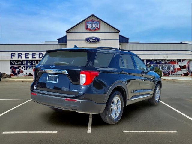 Used 2023 Ford Explorer XLT AWD/4WD image 4