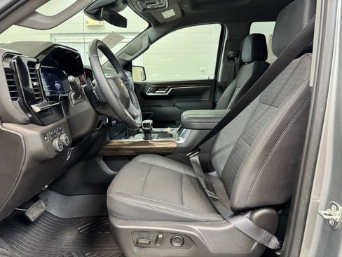 Used 2025 Chevrolet Silverado 1500 LT AWD/4WD image 13