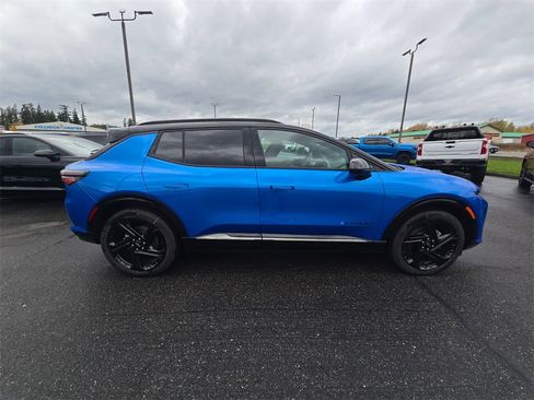 New 2026 Chevrolet Equinox EV RS image 3