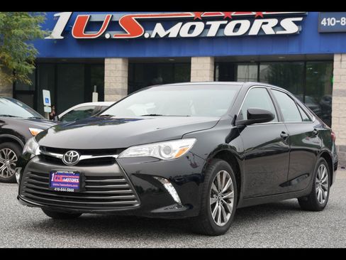 Used 2017 Toyota Camry XLE w/ Moonroof Package FWD image 1