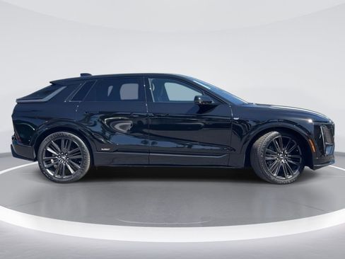 New 2026 Cadillac Lyriq V AWD/4WD image 2