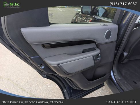 Used 2017 Land Rover Discovery SE AWD/4WD image 34