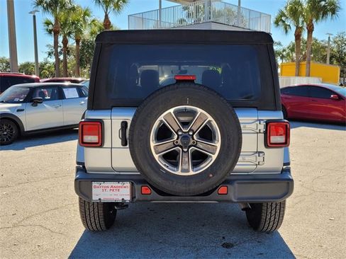 Certified 2022 Jeep Wrangler Unlimited Sahara image 8