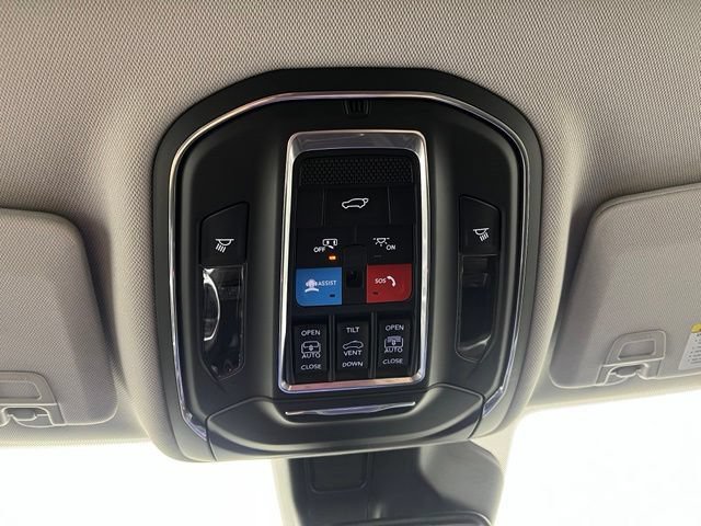 Used 2024 Jeep Grand Cherokee Limited AWD/4WD image 38