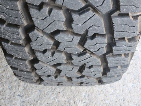 Used 2022 Nissan Frontier PRO-4X w/ Pro-4X Premium Package image 15