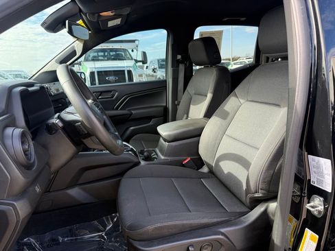 Used 2023 Chevrolet Colorado Trail Boss image 5