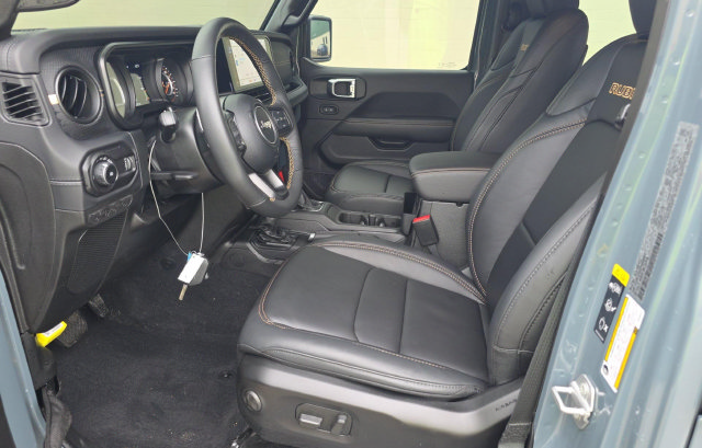 Used 2025 Jeep Wrangler Unlimited Rubicon 392 AWD/4WD image 13