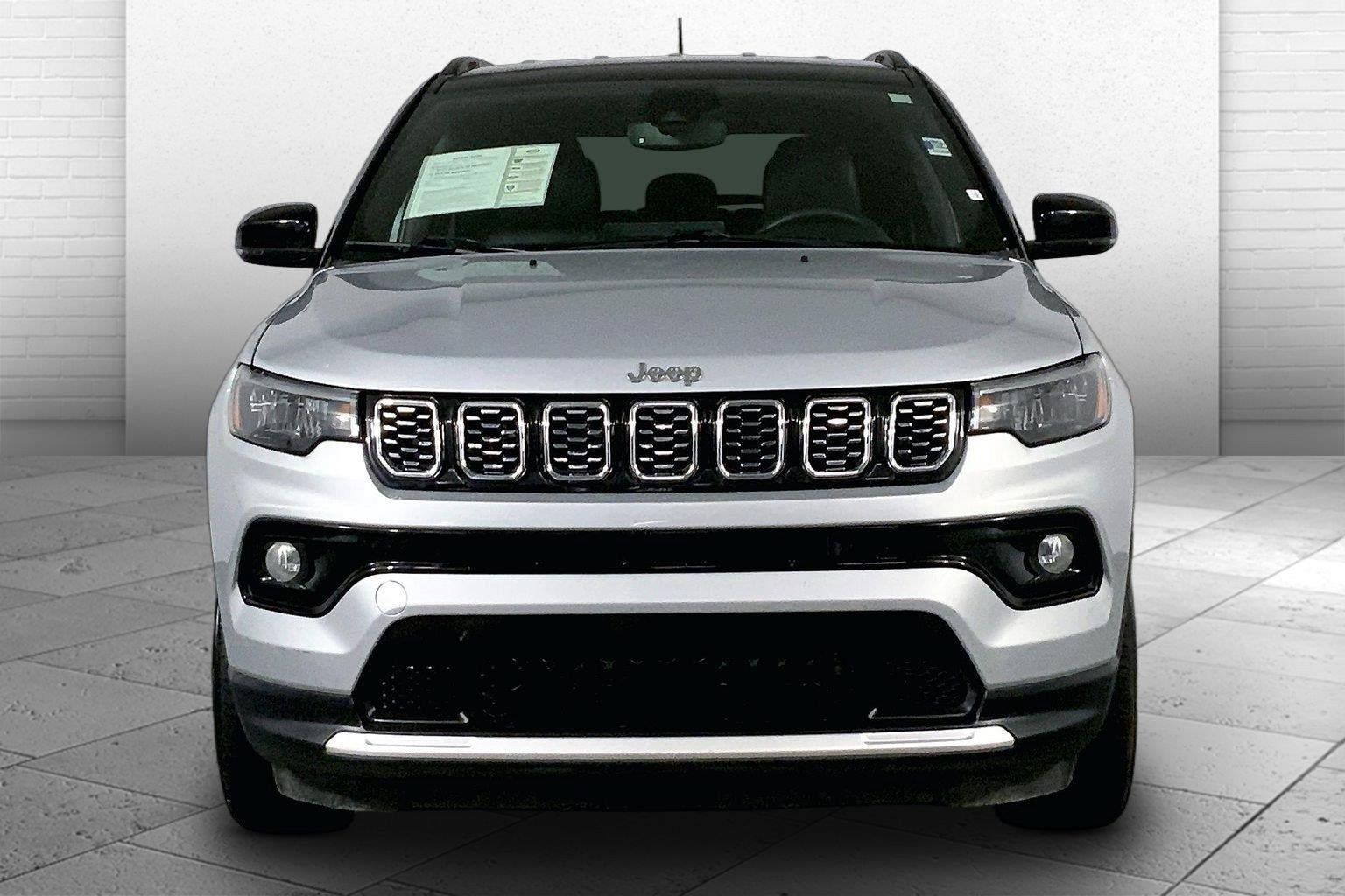 Used 2025 Jeep Compass Limited AWD/4WD image 2