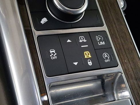 Used 2017 Land Rover Range Rover Sport HSE image 23