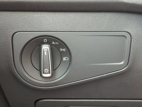 Certified 2024 Volkswagen Tiguan SE w/ Panoramic Sunroof Package FWD image 28