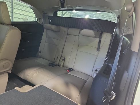 Used 2020 Honda Pilot Touring image 5