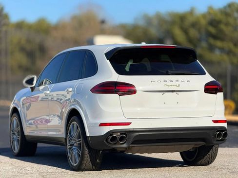 Used 2017 Porsche Cayenne S AWD/4WD image 7