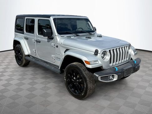Used 2023 Jeep Wrangler Unlimited Sahara AWD/4WD image 4