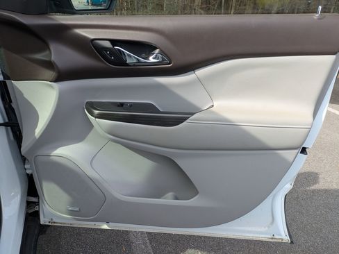 Used 2017 GMC Acadia SLT image 40