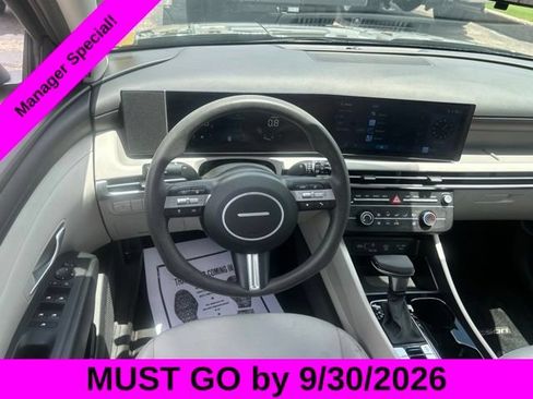 Used 2025 Hyundai Tucson SE FWD image 25