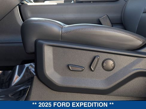 Used 2025 Ford Expedition Active image 25