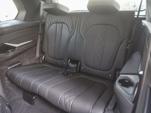 Used 2026 BMW X7 M60i w/ M Sport Professional Package image 16