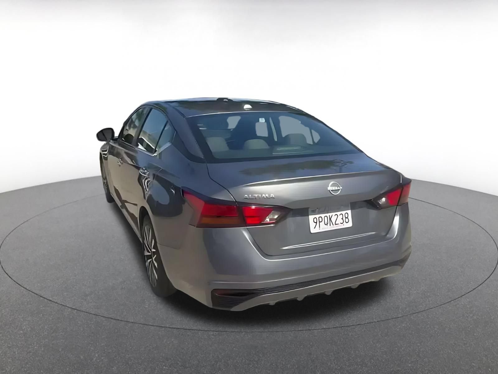 Used 2025 Nissan Altima 2.5 SV FWD image 10