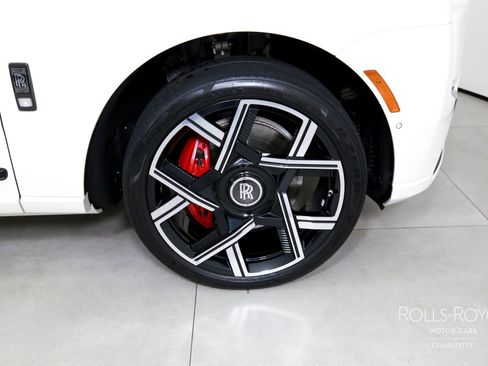 Used 2025 Rolls-Royce Cullinan Black Badge AWD/4WD image 40