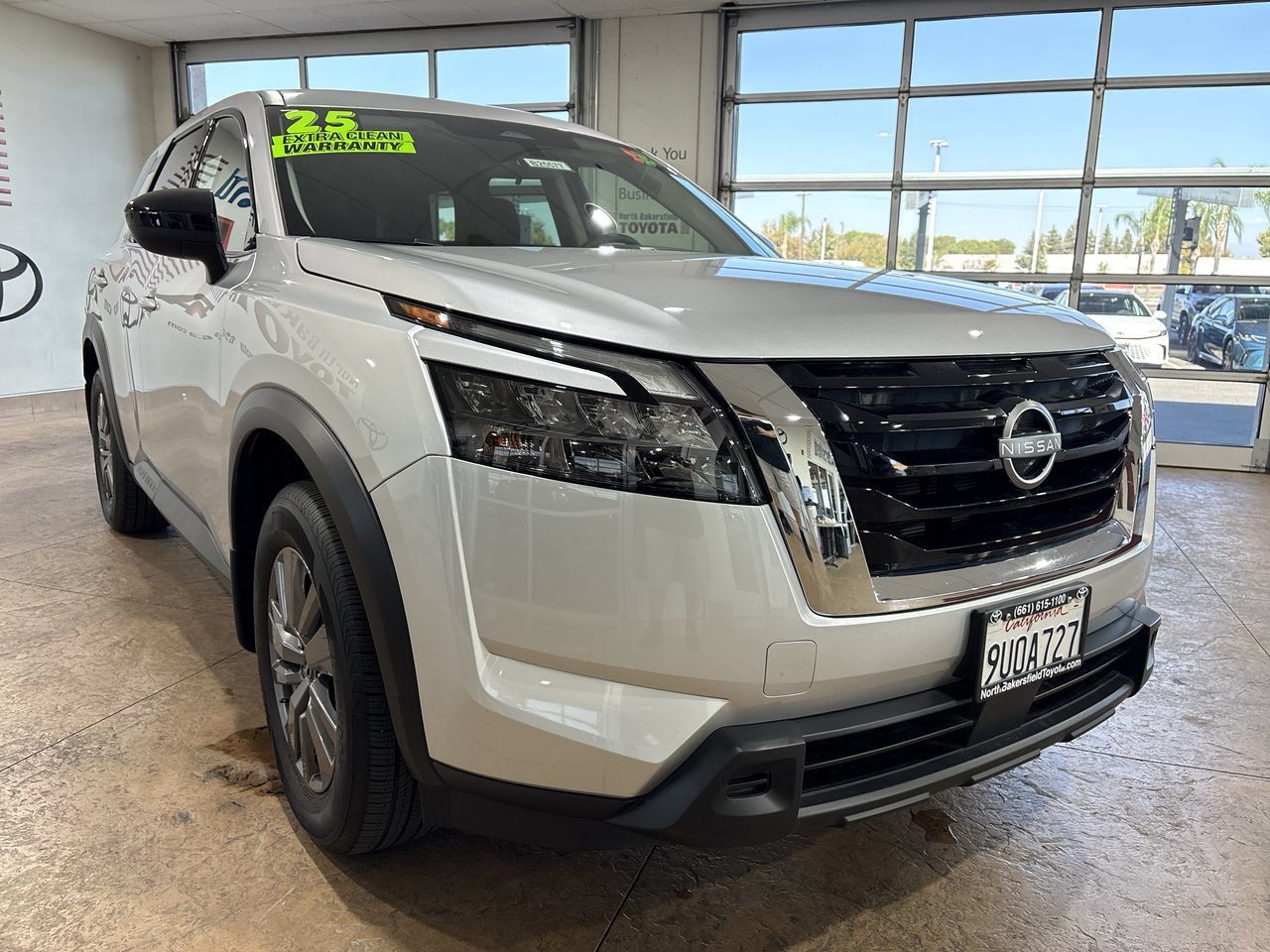 Used 2025 Nissan Pathfinder S FWD image 4