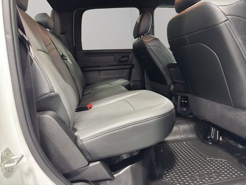 Used 2024 RAM 5500 Tradesman w/ Chrome Appearance Group image 16