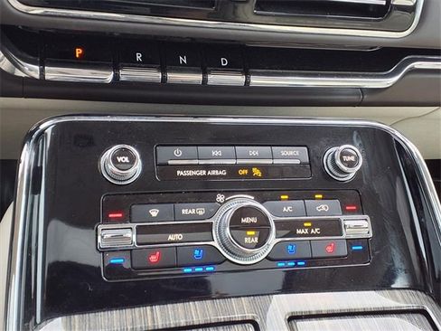 Used 2020 Lincoln Navigator Black Label w/ Cargo Convenience Package image 22