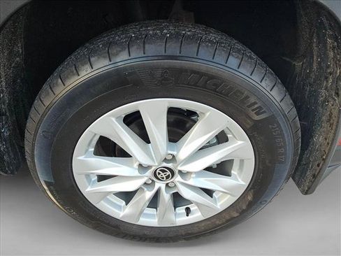 Used 2024 Toyota Corolla Cross LE FWD image 23