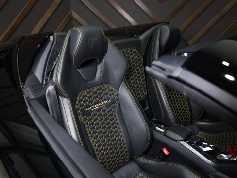 Used 2018 Lamborghini Huracan LP 580-2 RWD image 13